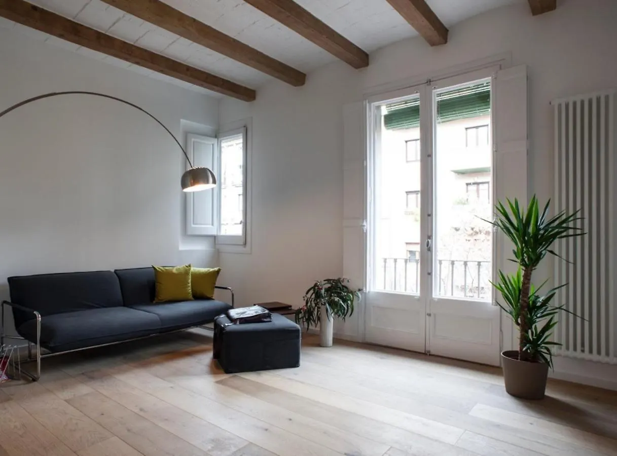 Villaroel - Modern Flat In San Antoni Barcelona