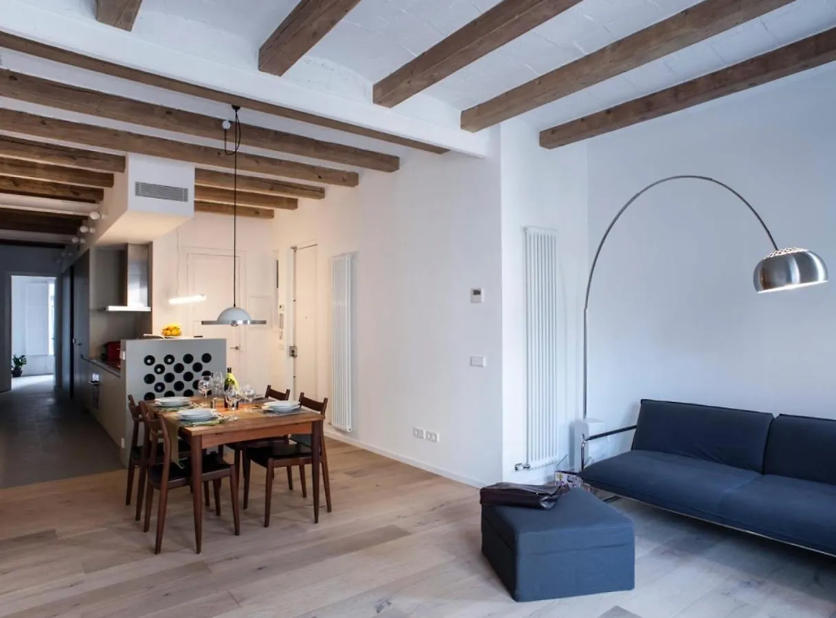Villaroel - Modern Flat In San Antoni Barcelona Spain